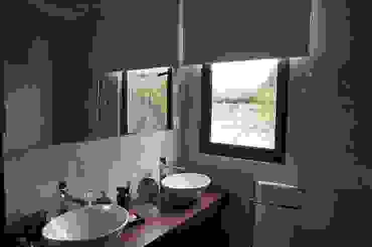 โดย Lethes House โมเดิร์น