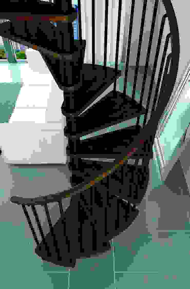 3 escalones por cada 90° RINTAL Escaleras Madera maciza Acabado en madera escalera,escalera de caracol,Escaleras