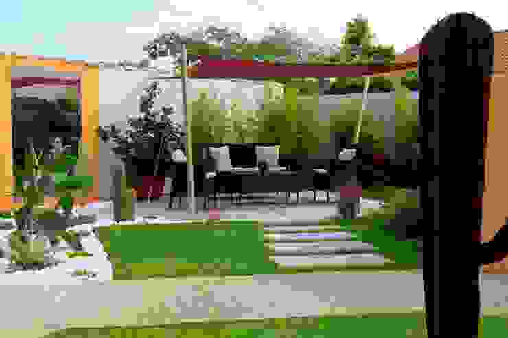 //SALON DE PROVENCE//Jardin inspiration jardin mexicain, CONCEPTUELLES PAYSAGE ET DECORATION CONCEPTUELLES PAYSAGE ET DECORATION Moderner Garten