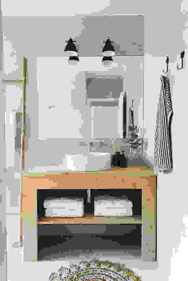 Modern bathroom by Architect Your Home Modern