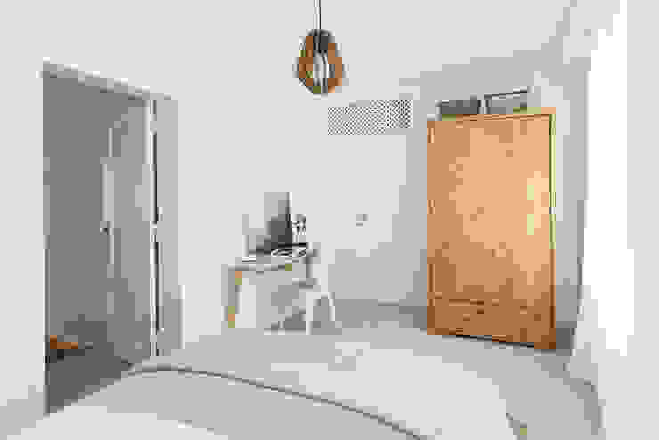 Modern style bedroom by Architect Your Home Modern