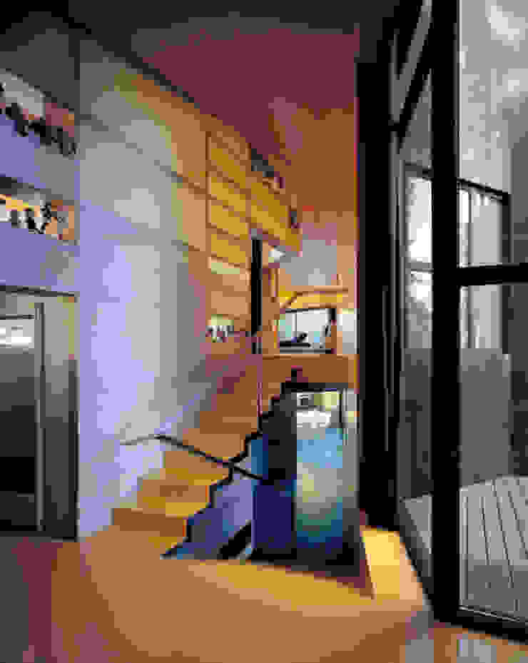 The Sibarist Casa Levene The Sibarist Property & Homes Modern corridor, hallway & stairs