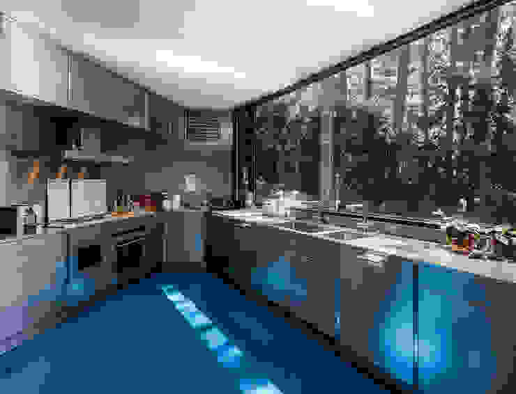 The Sibarist Casa Levene The Sibarist Property & Homes Modern kitchen