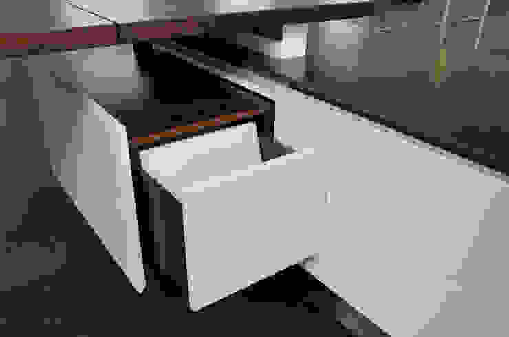 Schreibtisch Fang Interior Design Офіс