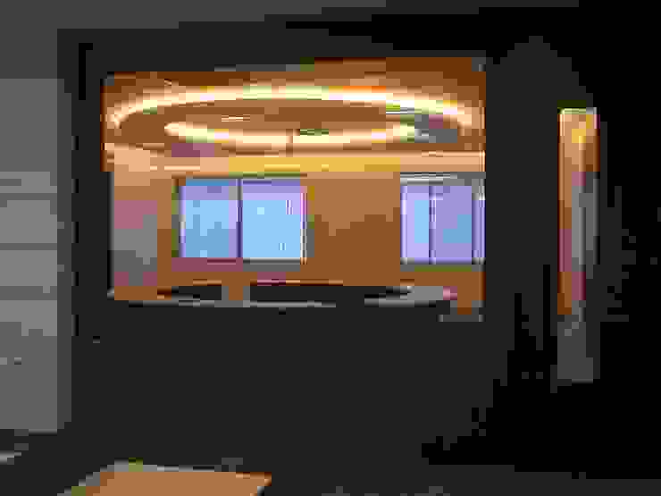 Corporate office Ornate Projects Modern study/office