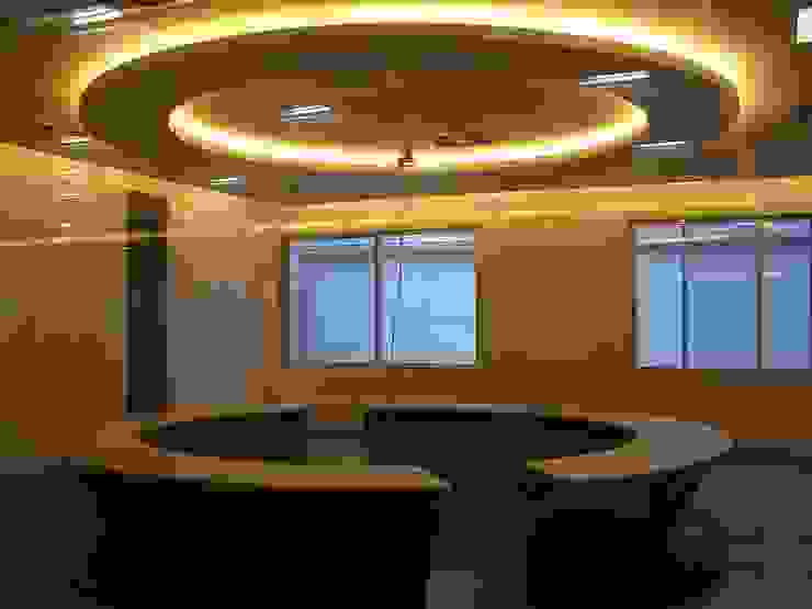 Corporate office Ornate Projects Modern study/office