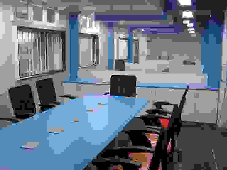 Corporate office Ornate Projects Modern study/office