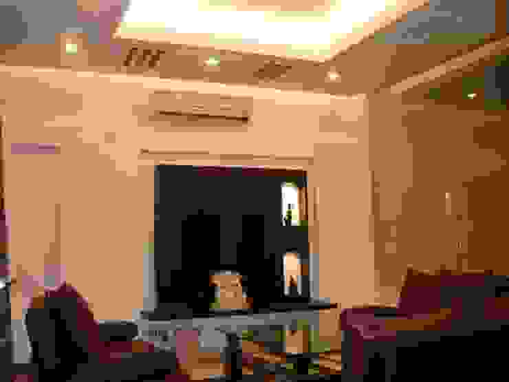 Architect Harish Tripathi & Associates Salas de estar modernas