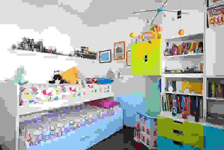 Zero6studio EUR, Paolo Fusco Photo Paolo Fusco Photo Stanza dei bambini moderna Bianco Mobilia,Mensola,Prodotto,Interior design,Scaffalature,Tessile,Libreria,Pavimento,Costruzione,parete