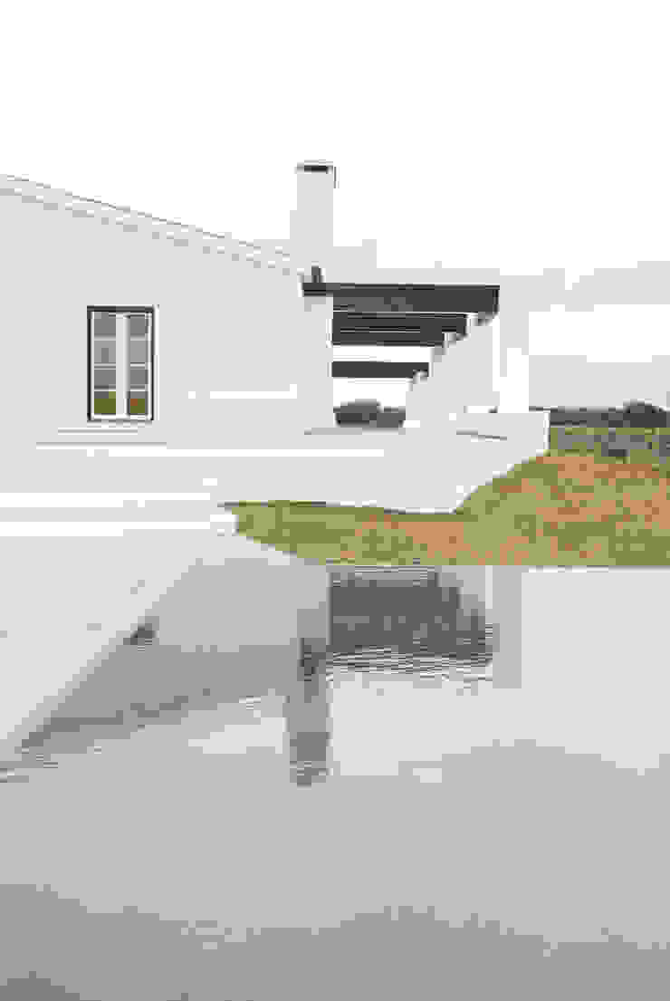 atelier B-L Piscinas de estilo minimalista