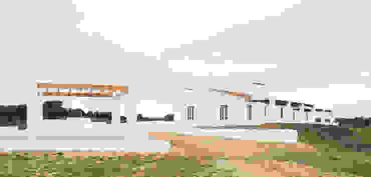 atelier B-L Piscinas de estilo minimalista