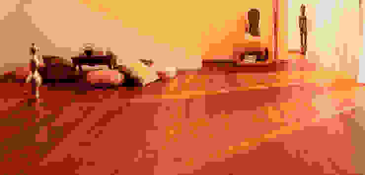 Pisos para Interiores y Exteriores, Escuadra Arquitectura C.A Escuadra Arquitectura C.A Стены и пол в стиле модерн Пол и стены