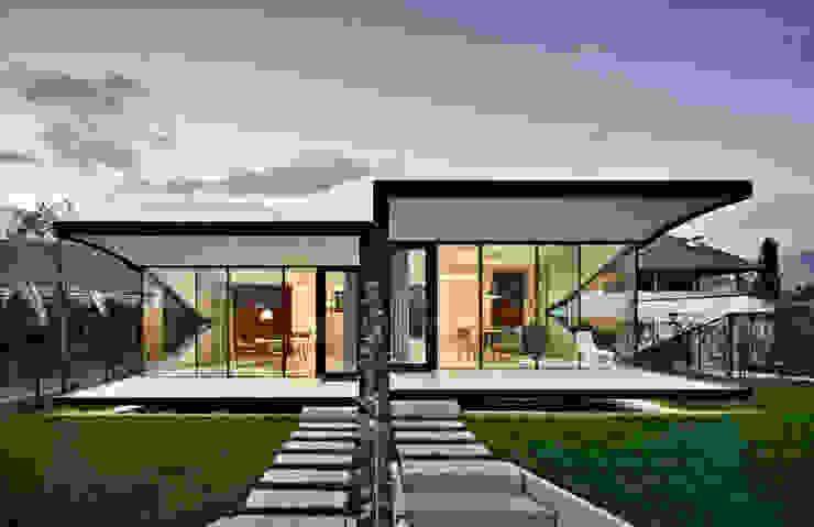 Mirror Houses, SüdtirolHaus Srl. SüdtirolHaus Srl. Commercial spaces Wood Hotels