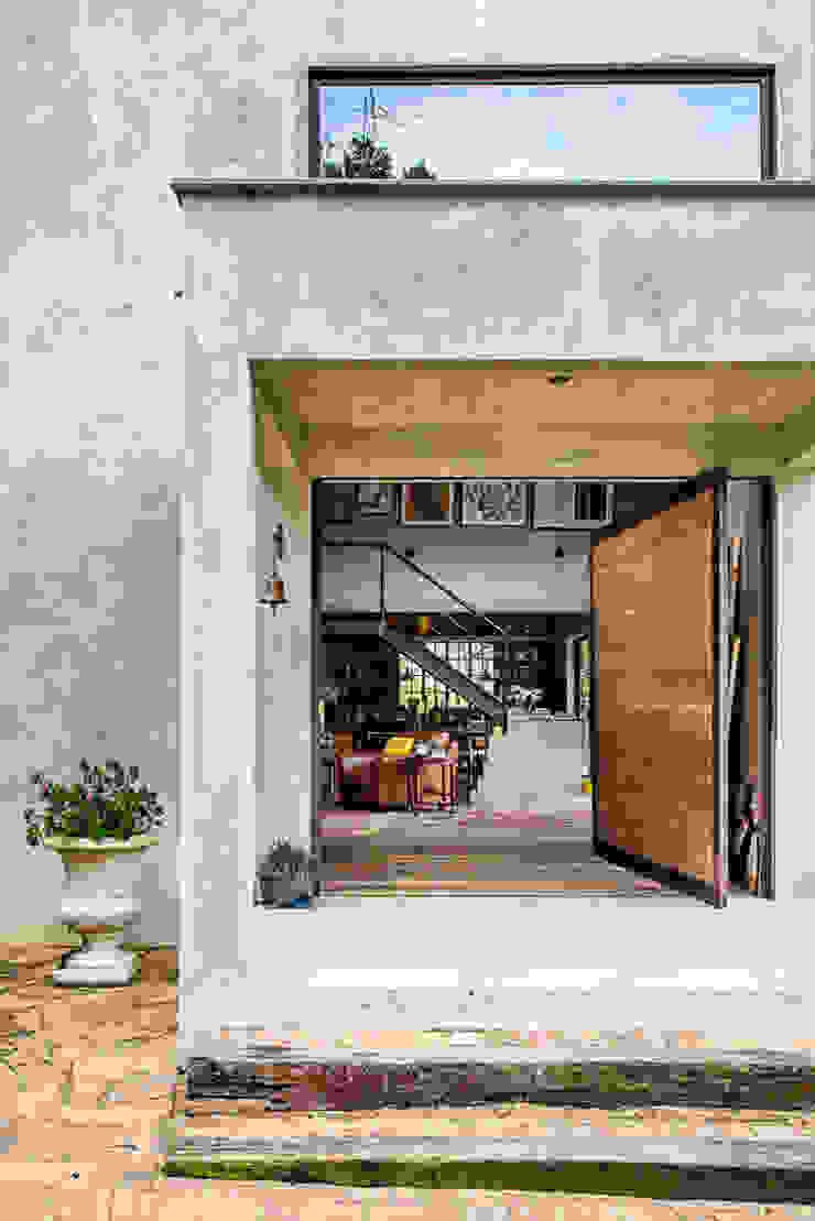 Casa Campo / Ateliê - Vale das Videiras, Carlos Salles Arquitetura e Interiores Carlos Salles Arquitetura e Interiores Moderne Fenster & Türen