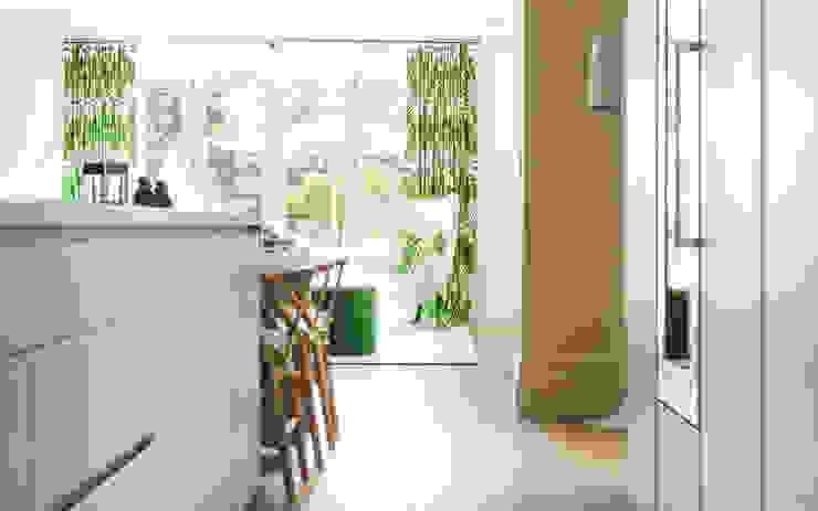 Bulthaup kitchen من Martin Gardner Photography كلاسيكي