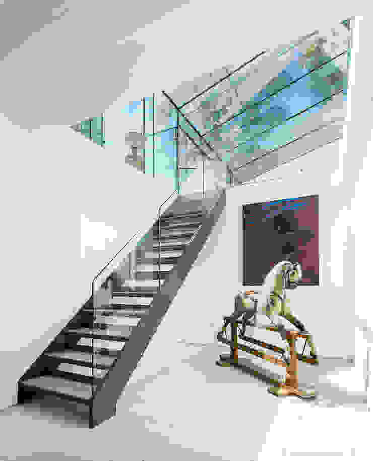 Glass House, Martin Gardner Photography Martin Gardner Photography Nowoczesny korytarz, przedpokój i schody