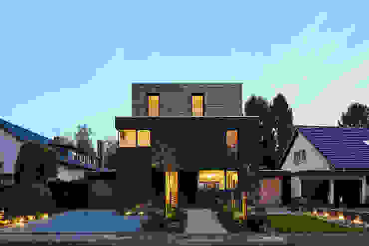 Corneille Uedingslohmann Architekten Будинки