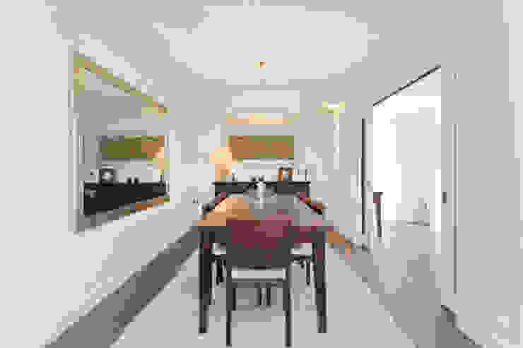 Private residential house—Elstree New Images Architects Modern dining room