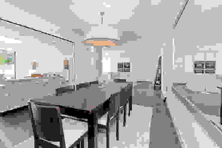 Private residential house—Elstree New Images Architects Modern dining room