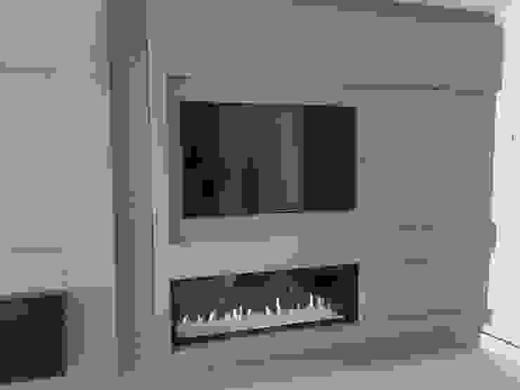 Afuego Chimeneas, AFUEGOCHIMENEAS AFUEGOCHIMENEAS Moderne Wohnzimmer Kamin und Zubehör