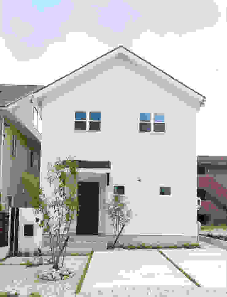 子育てをコンセプトにした住まい「育みの家」, JUST JUST Minimalistische Häuser Weiß