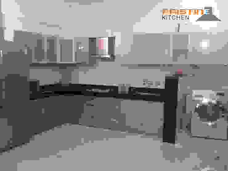 Modern kitchen by Pristine Kitchen Modern