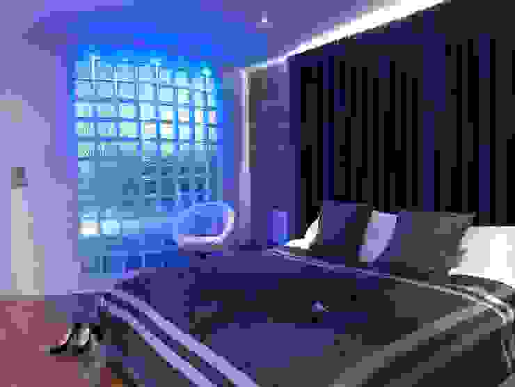 Mews House Islington with roof terrace Quirke McNamara Industrial style bedroom Purple/Violet
