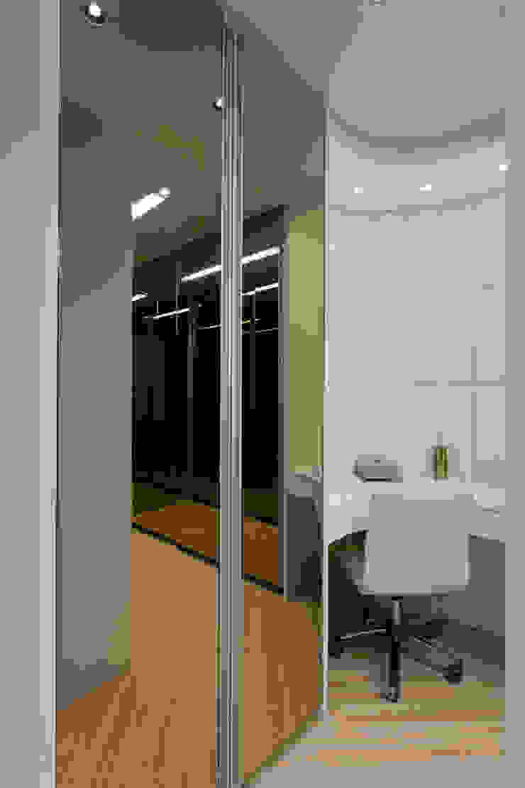 Modern Dressing Room By Designer De Interiores E Paisagista Iara