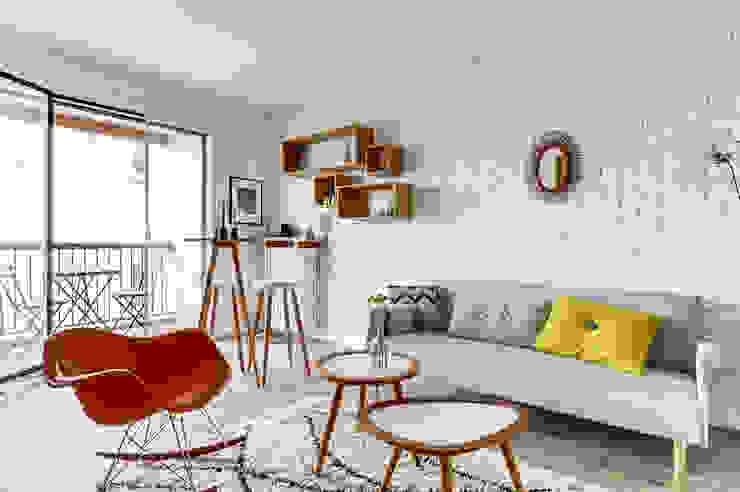 PROJET VOLTAIRE, Agence Transition Interior Design, Architectes: Carla Lopez et Margaux Meza, Transition Interior Design Transition Interior Design Living room