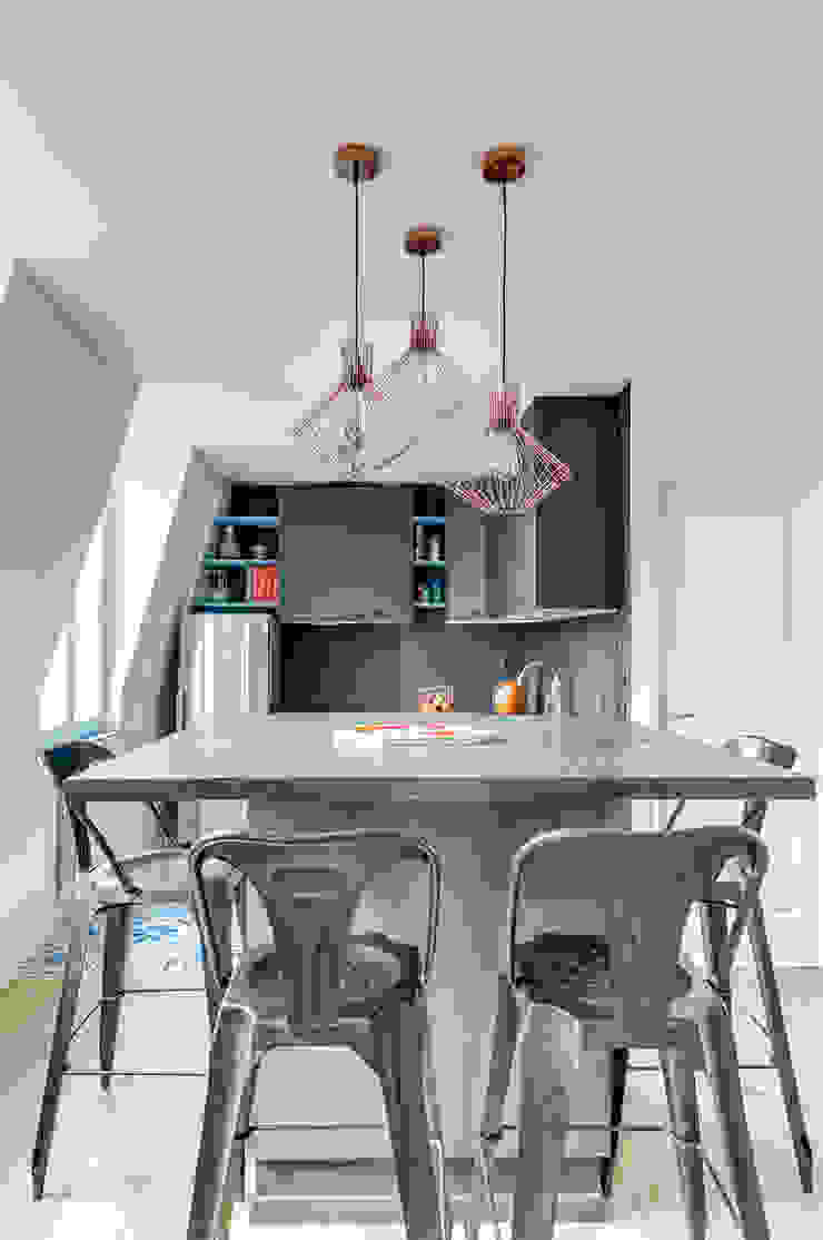 Transition Interior Design Modern kitchen