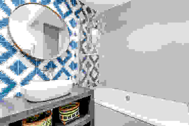 Transition Interior Design Modern bathroom
