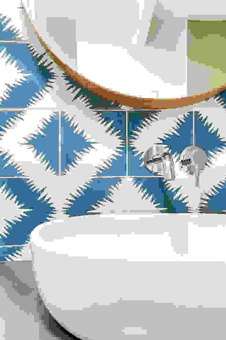 Transition Interior Design Modern bathroom