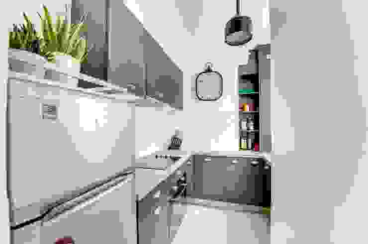 ​Une petite cuisine sur-mesure, CuisiShop CuisiShop Modern style kitchen Black