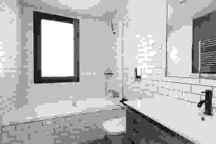 GRAN VIA LOFT, Cuarto Interior Cuarto Interior Industrial style bathroom