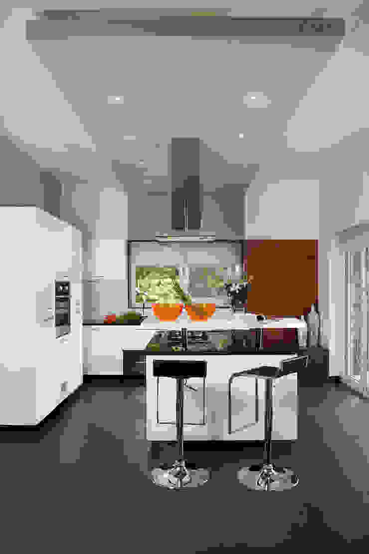 Island Kitchen Savio and Rupa Interior Concepts Modern kitchen