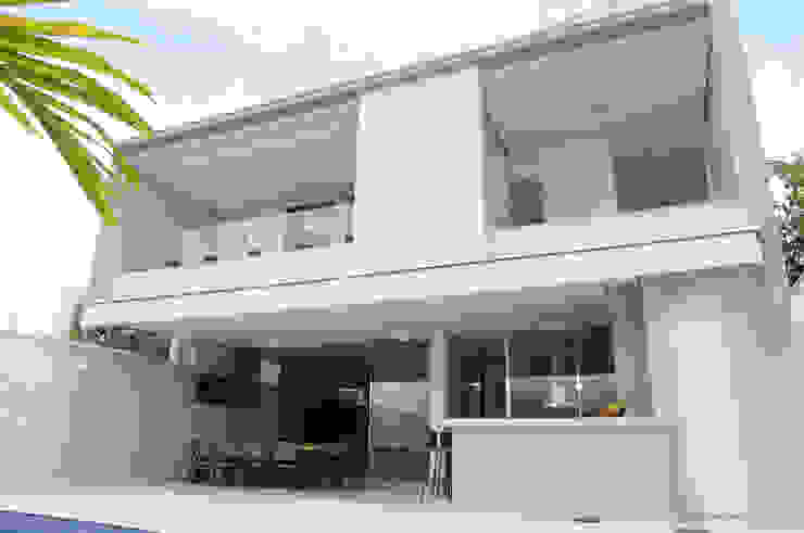 A/ZERO Arquitetura Balcone, Veranda & Terrazza in stile moderno