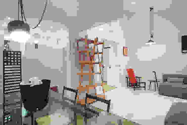 un piso interior moderno y