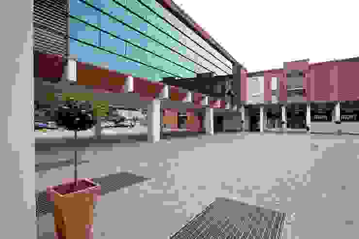 UFFICI DIREZIONALI/COMMERCIALI 2P COSTRUZIONI srl Complesso d’uffici moderni