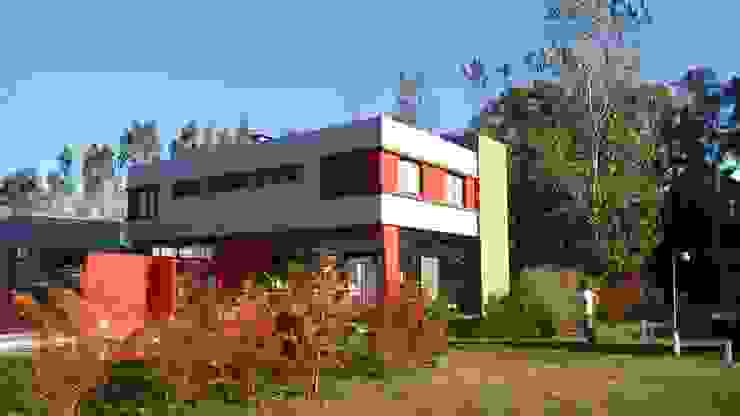 8 Formas de dar color a la fachada de tu casa | homify | homify