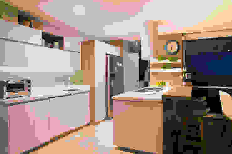 modern  by Cristina Cortés Diseño y Decoración , Modern   