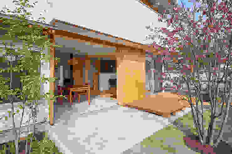 山崎の住宅, 一級建築士事務所co-designstudio 一級建築士事務所co-designstudio Scandinavian style garden Concrete Wood effect