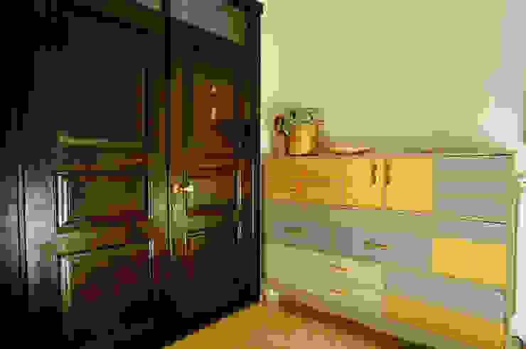 Modern corridor, hallway & stairs by Bilgece Tasarım Modern