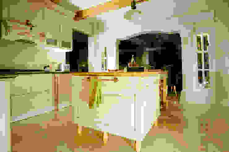 Modern style kitchen by Bilgece Tasarım Modern