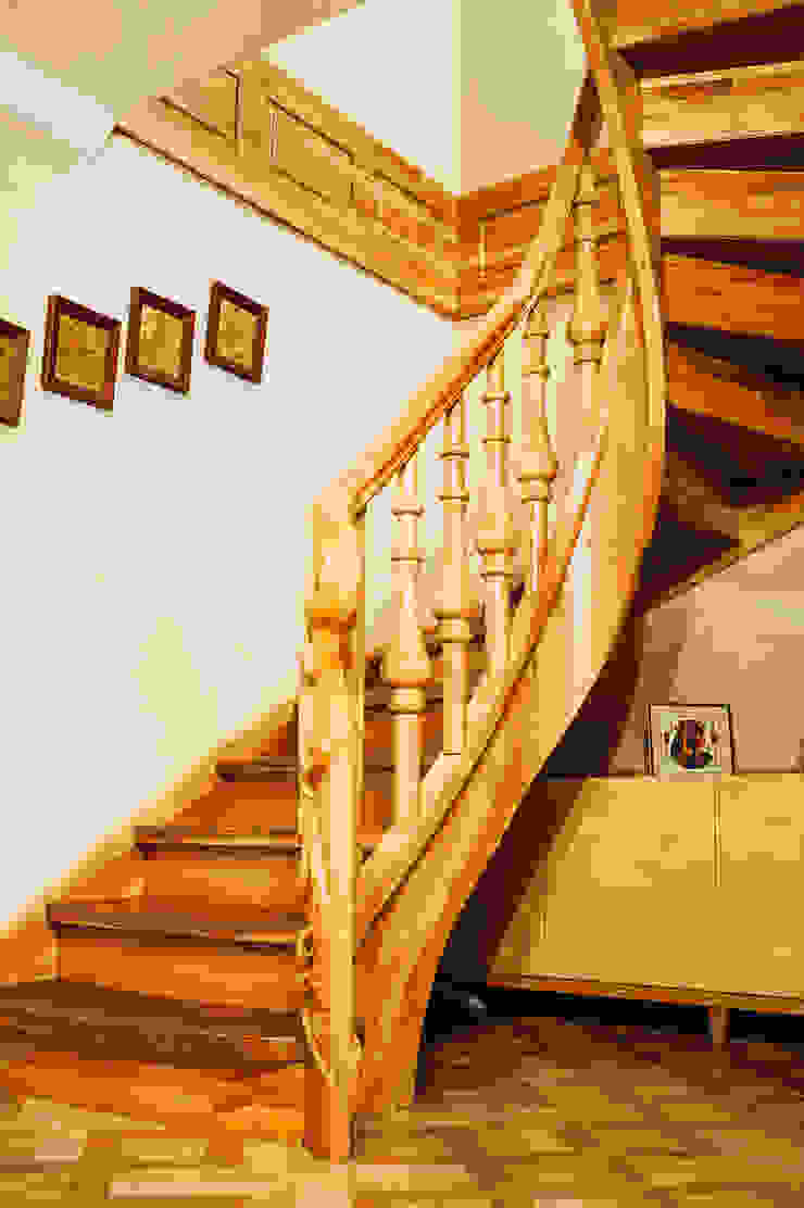 Modern corridor, hallway & stairs by Bilgece Tasarım Modern