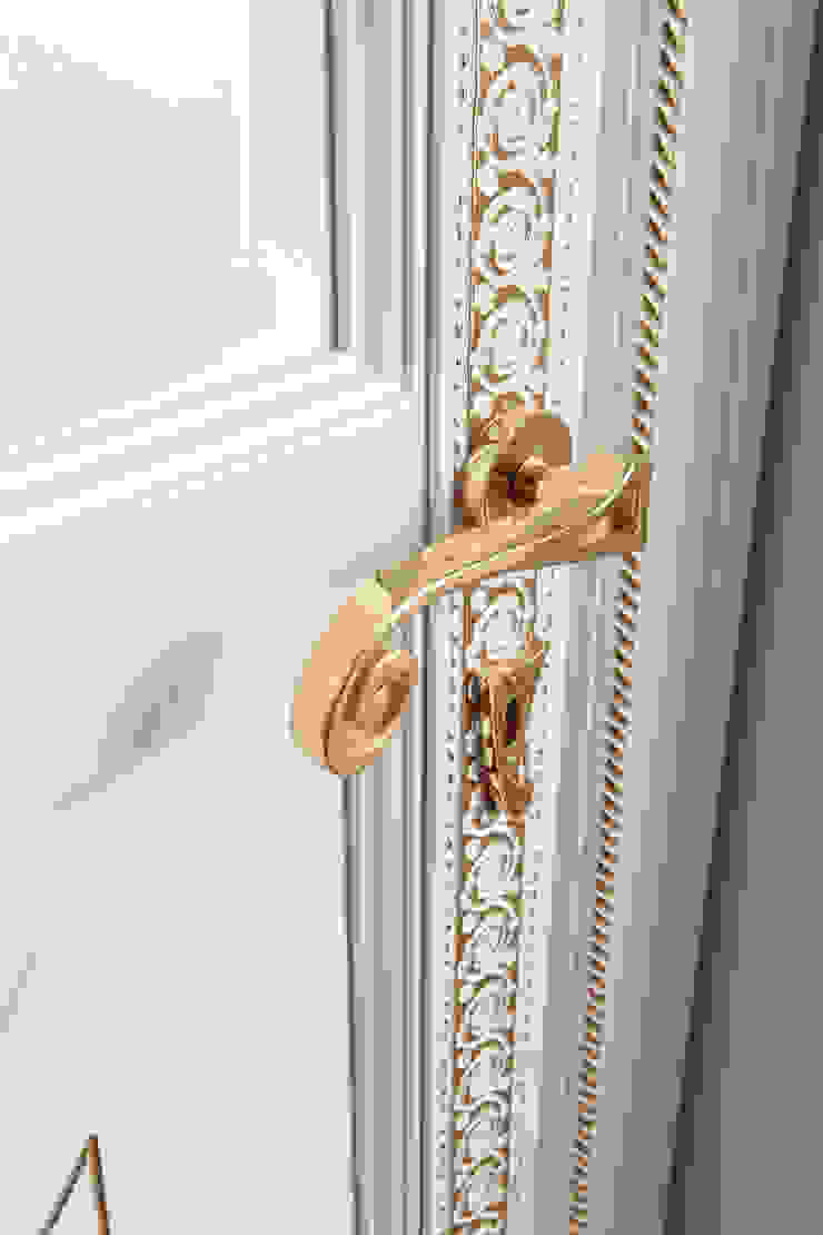 Ambienti Luxury Romagnoli Porte Finestre & Porte in stile moderno