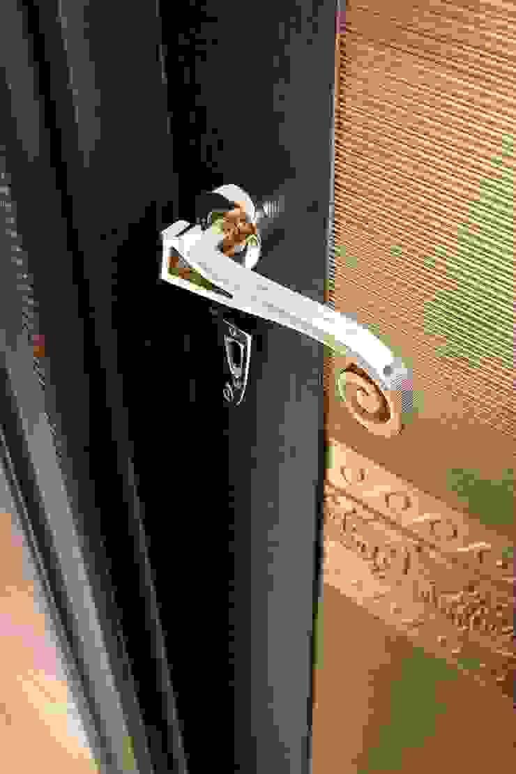 Ambienti Luxury Romagnoli Porte Finestre & Porte in stile moderno