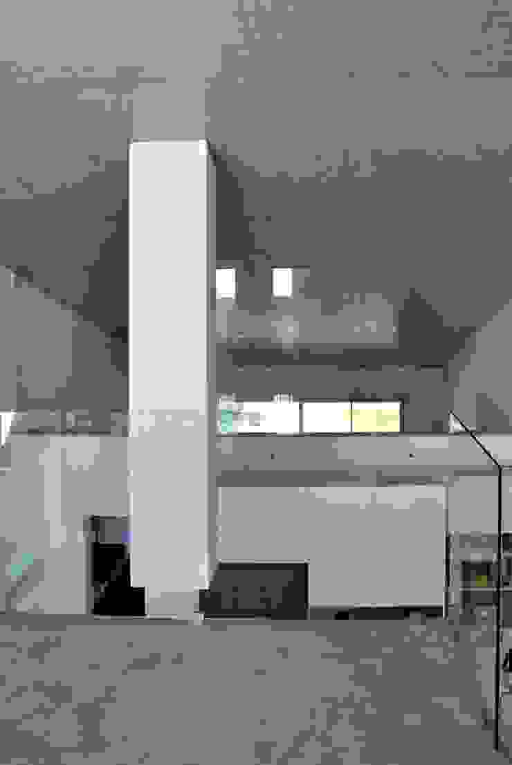 é ar quitectura Cocinas de estilo mediterráneo Concreto Gris