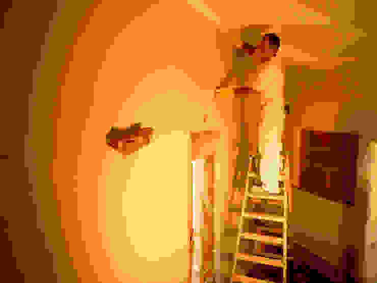 Remodelação / Renovação de Interiores Corredores, halls e escadas mediterrânicos por RenoBuild Algarve Mediterrânico