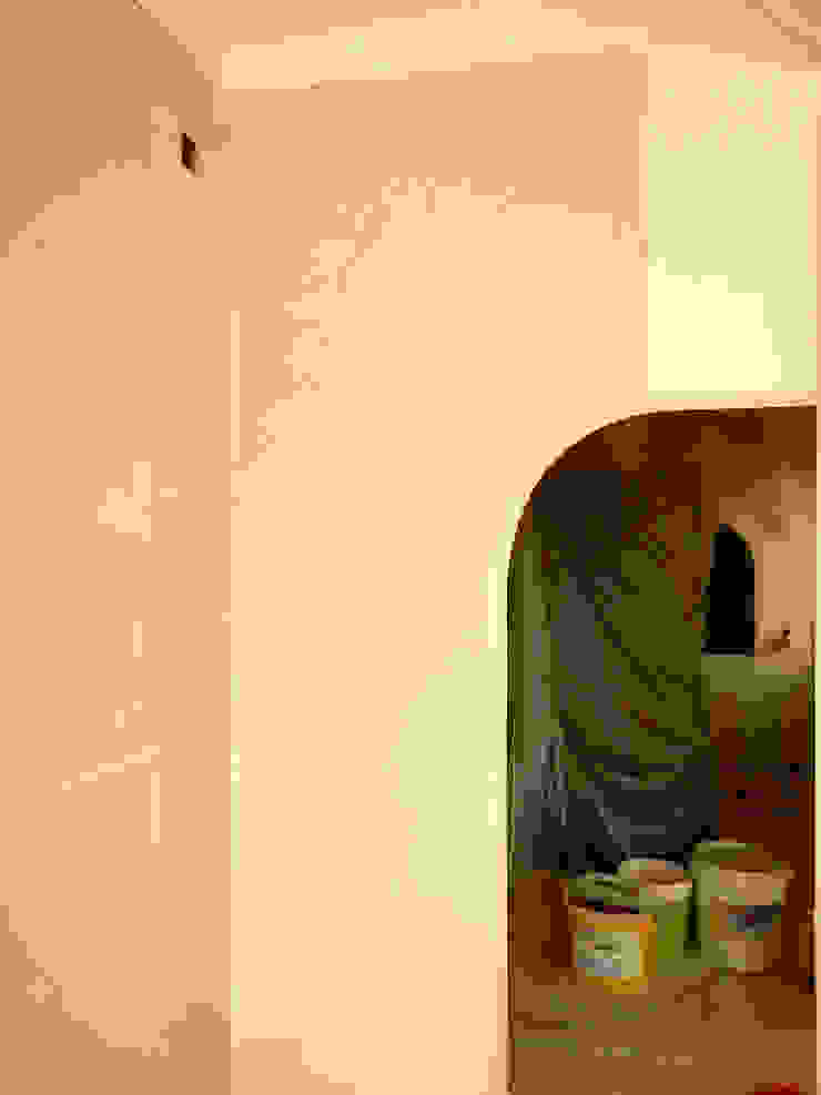 Remodelação / Renovação de Interiores Salas de estar rústicas por RenoBuild Algarve Rústico