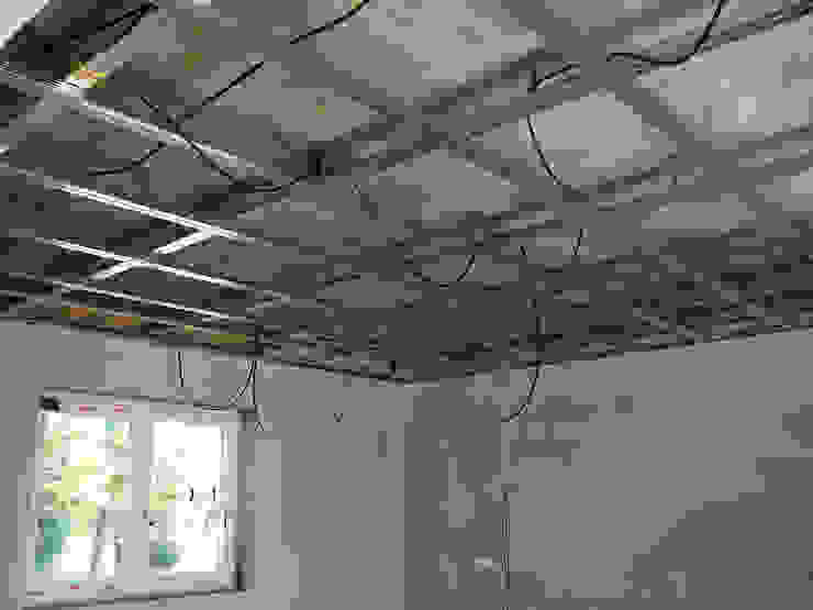 Remodelação / Renovação de Interiores Quartos modernos por RenoBuild Algarve Moderno